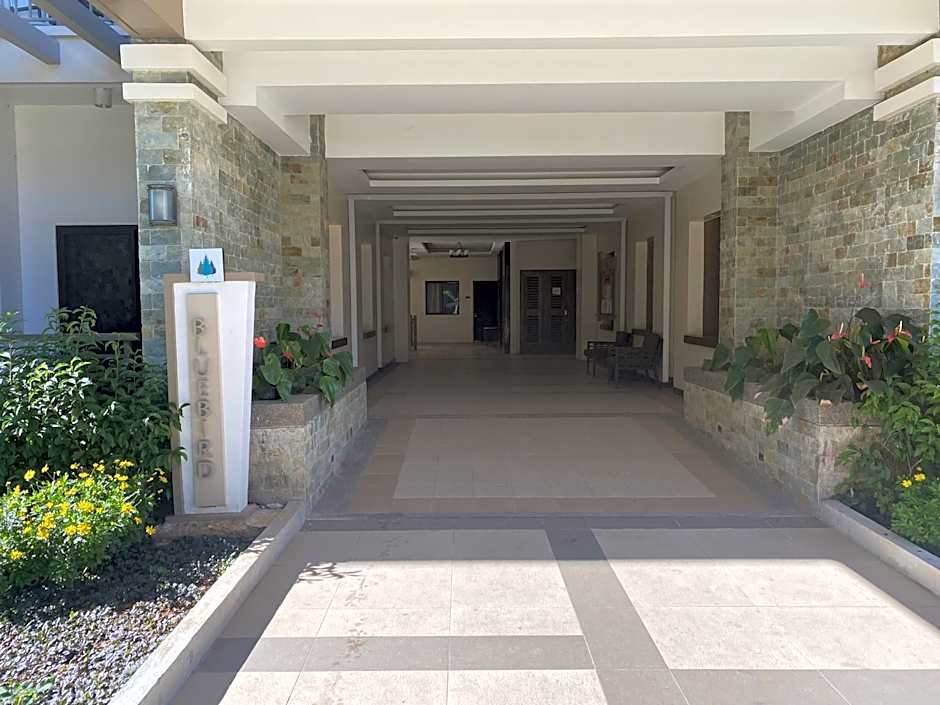 Rosarich Homestay - Bristle Ridge Residences