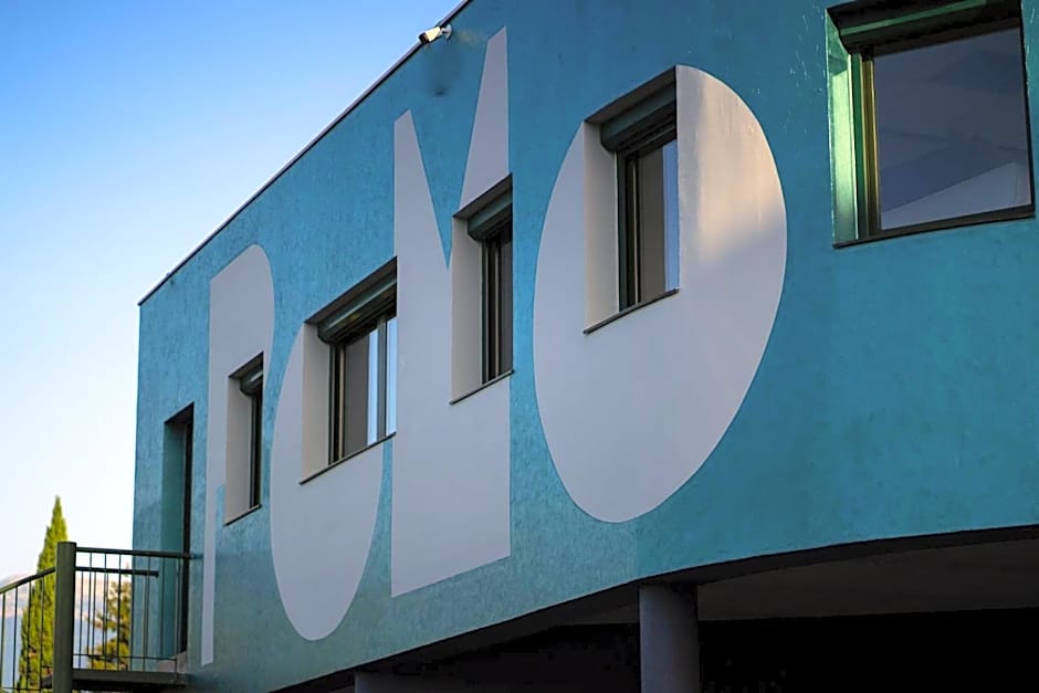 PoMo Hotel & Restaurant