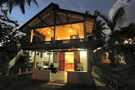 Sonri Villa & Restaurant