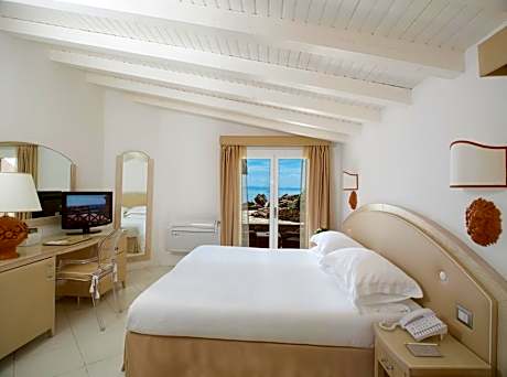 Double Room with Balcony and Sea View