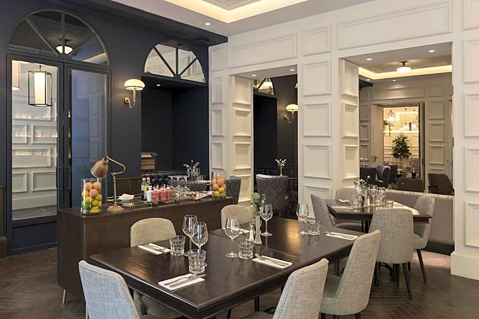 ICON Wipton by Petit Palace