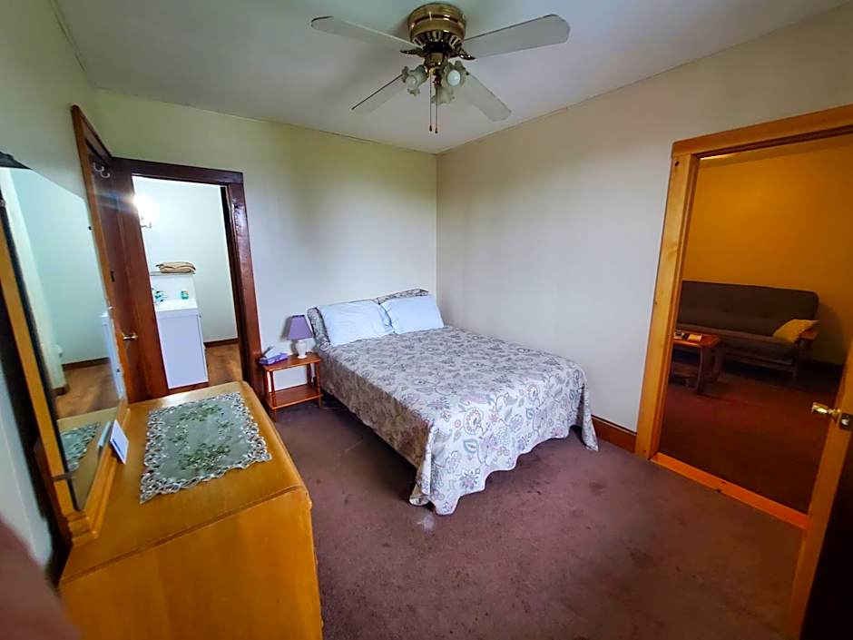 Lakewood Lodge & Restaurant