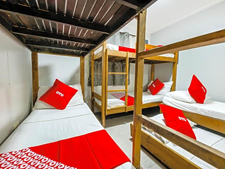 6-Bed Mixed Dormitory Room