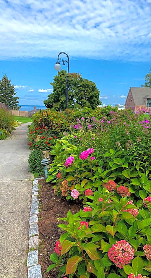 Holiday Inn Bar Harbor Regency Hotel By IHG