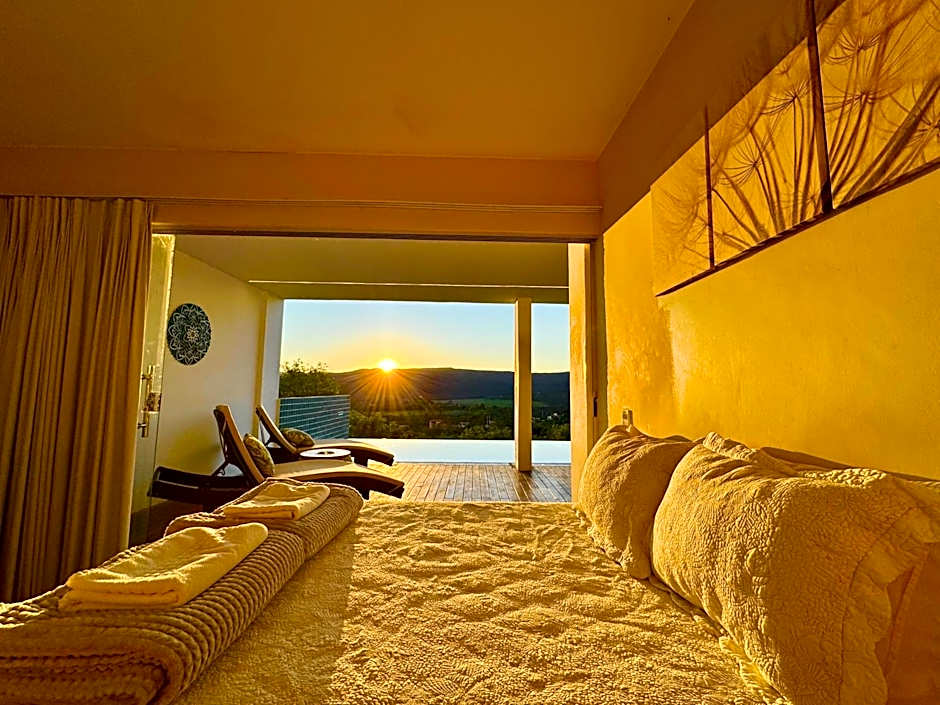 Casa Hari Veadeiros - piscina, ar condicionado e vista maravilhosa!