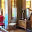 Tom Square Boutique Hotel