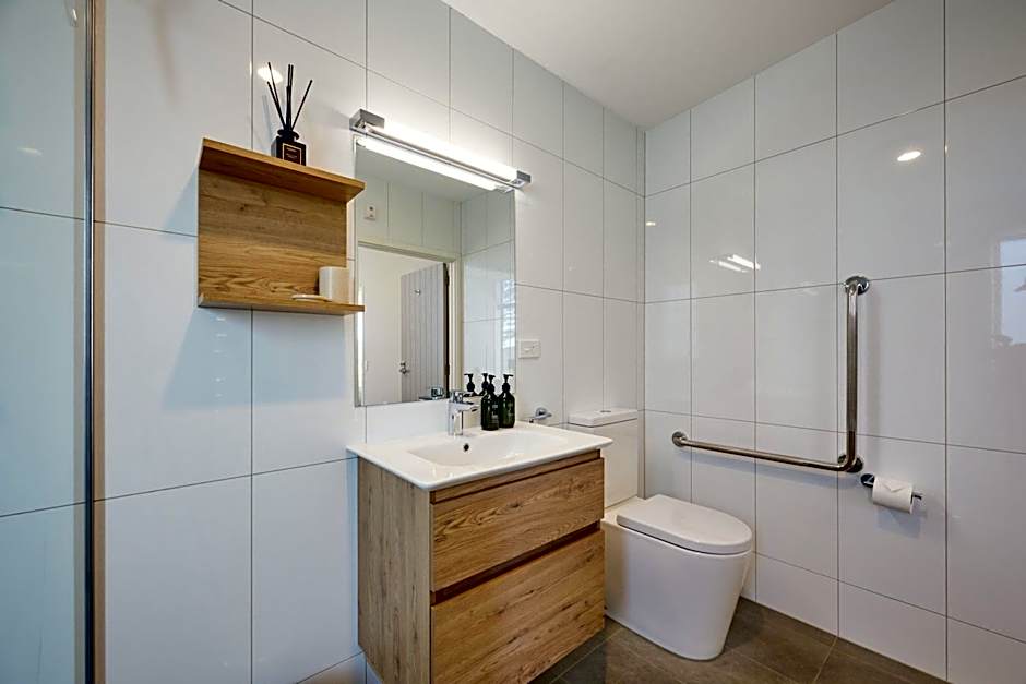 Shearwater Apartments