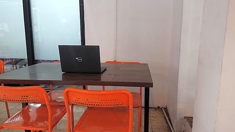 OYO Life 93139 Apartemen Grand Sentraland By Evi