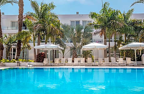 Royal Executive Partial View Room