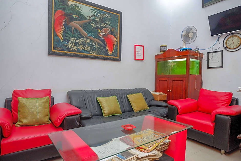 RedDoorz Syariah near RS Mitra Siaga