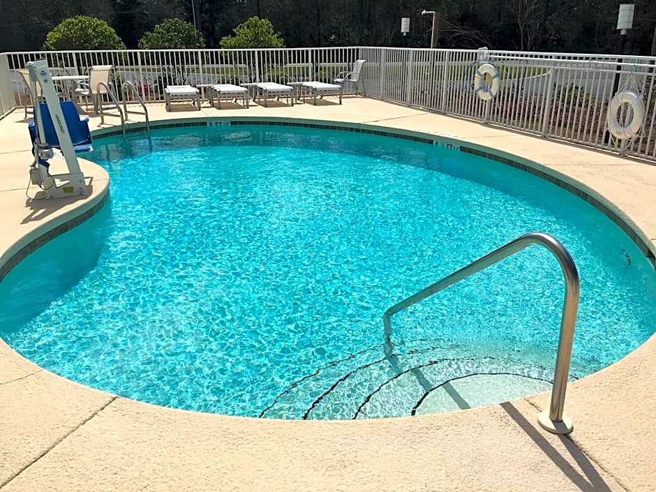 Holiday Inn Express DeFuniak Springs By IHG