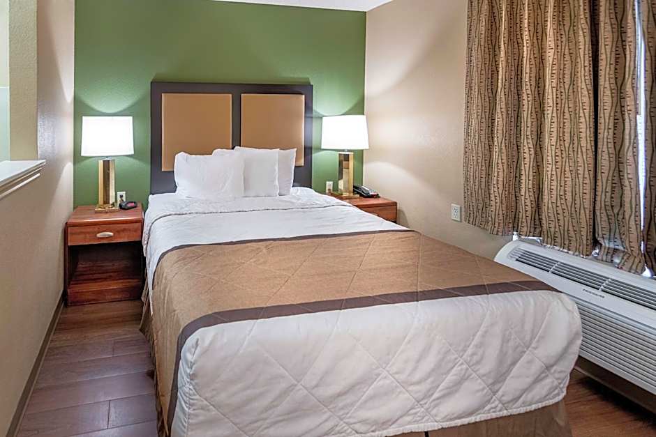 Extended Stay America Suites - Tulsa - Midtown