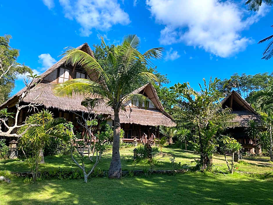 Flower Bud Bungalow Balangan