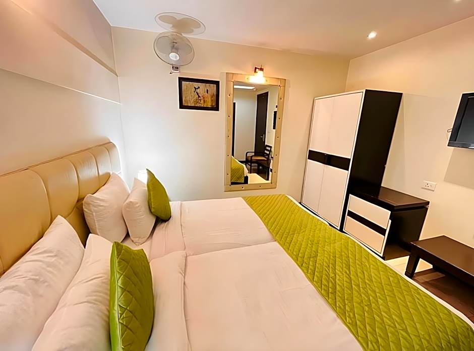 Hotel Anand Retreat Kaushambhi, Ghaziabad