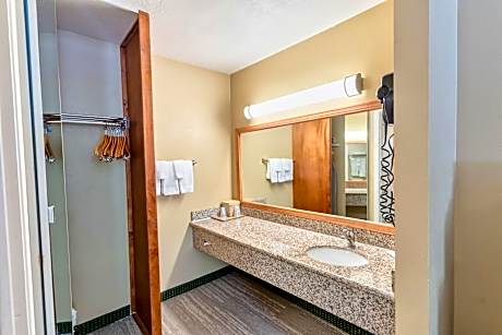 Business Room, 1 Queen Bed, Non Smoking