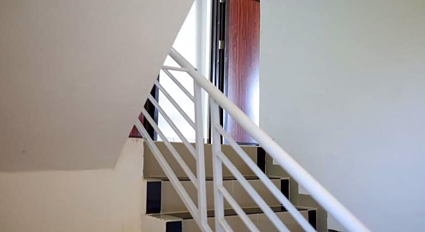 Urbanview Hotel Eropa Maros near Sultan Hasanuddin Airport by RedDoorz