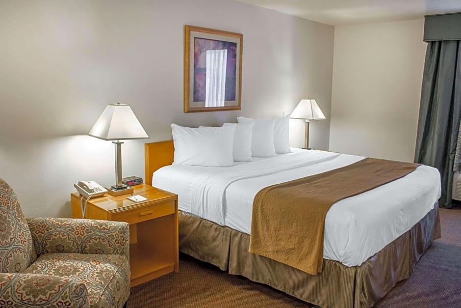 Quality Inn & Suites Longview Kelso