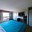 Mountain Vista Inn & Suites - Walking Distance to the Island