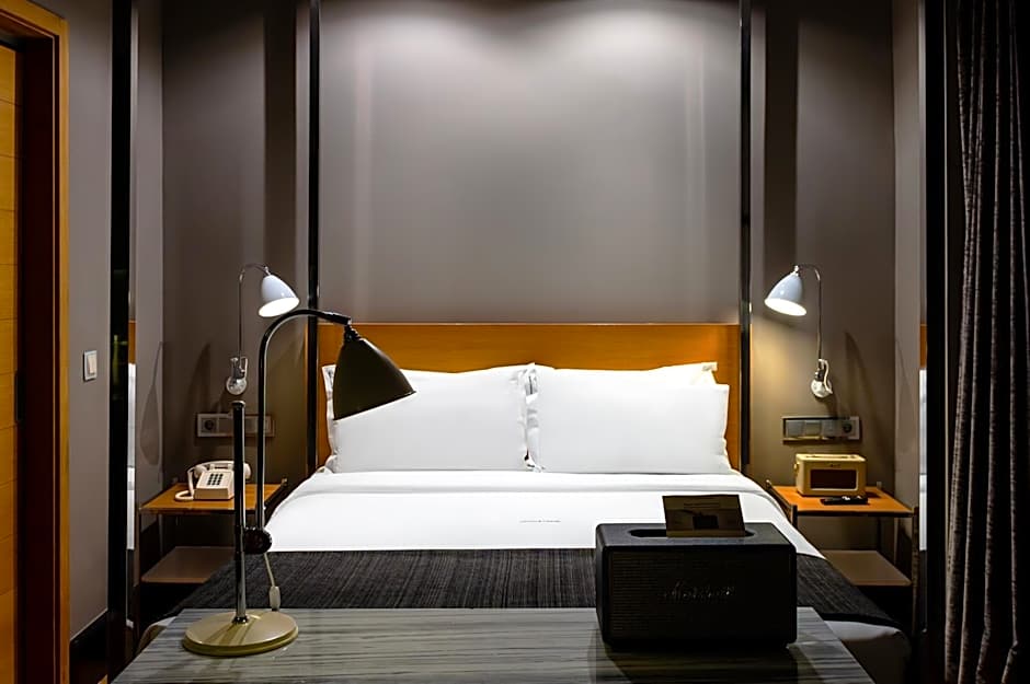 Browns Downtown Hotel