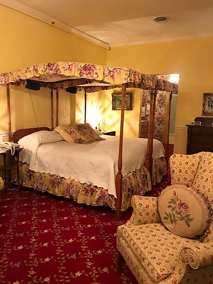 Photo 1 of 15 of King Room with Sofa Bed