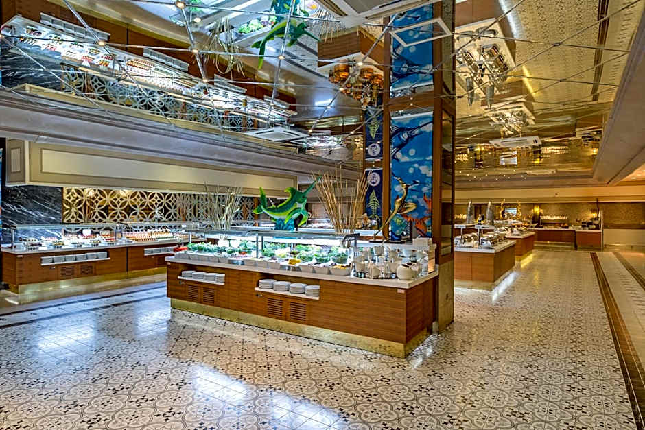 Royal Holiday Palace