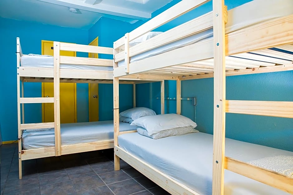 ITH Beach Bungalow Surf Hostel San Diego