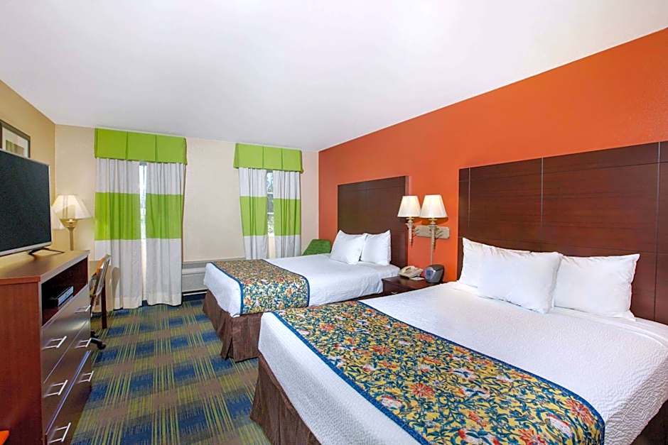 Days Inn by Wyndham Fremont