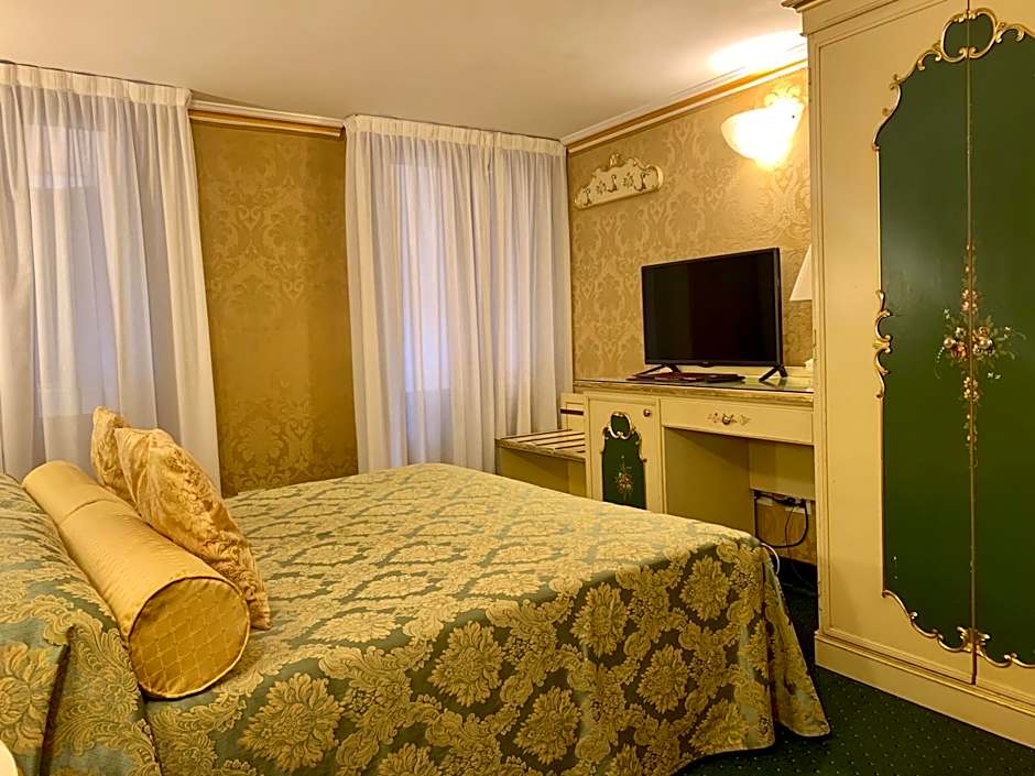 Hotel Becher