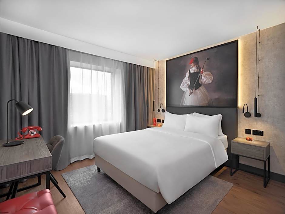 Radisson Red London Gatwick Airport