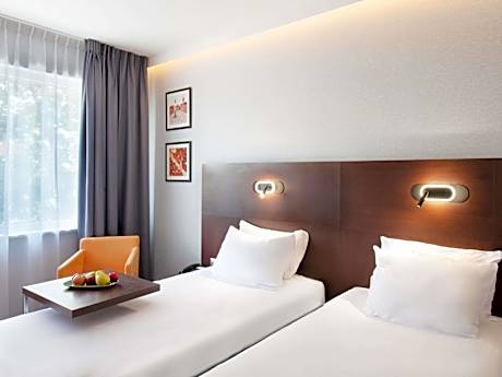 Classic Room With Two Single Beds