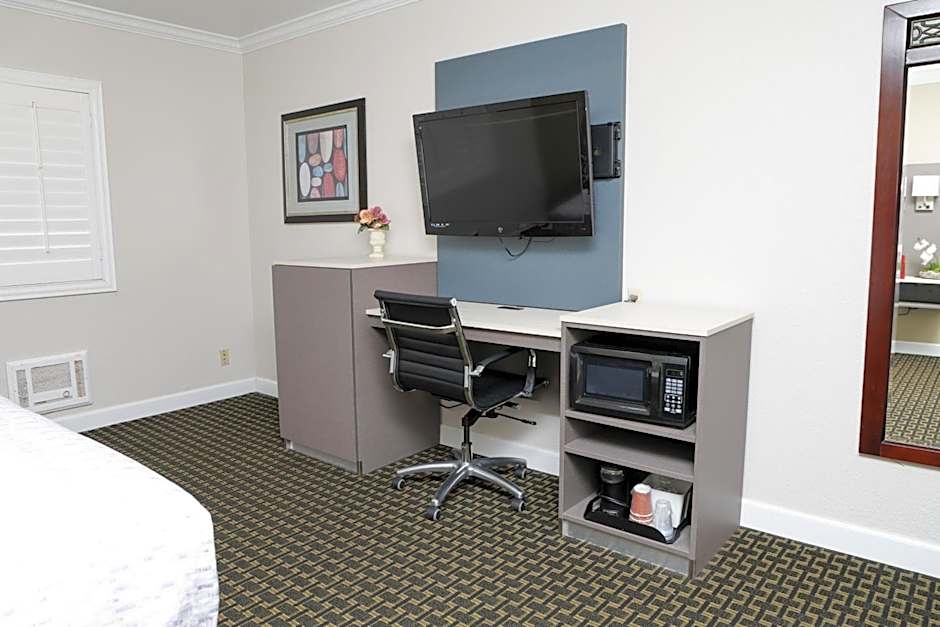 Sea Breeze Inn - San Simeon