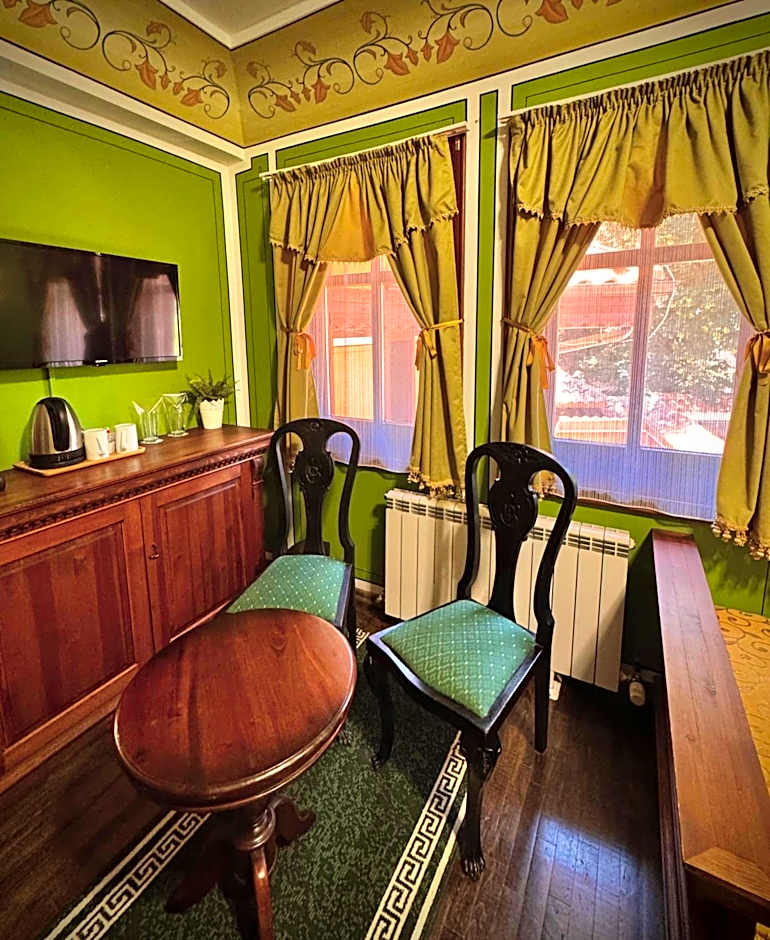 Family Hotel at Renaissance Square