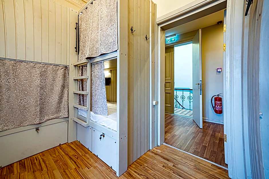Blue Bird Boutique Hostel - Riga Old Town