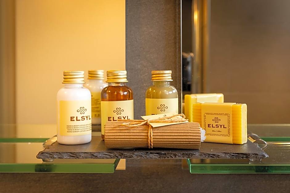 The Roost on Rock Road