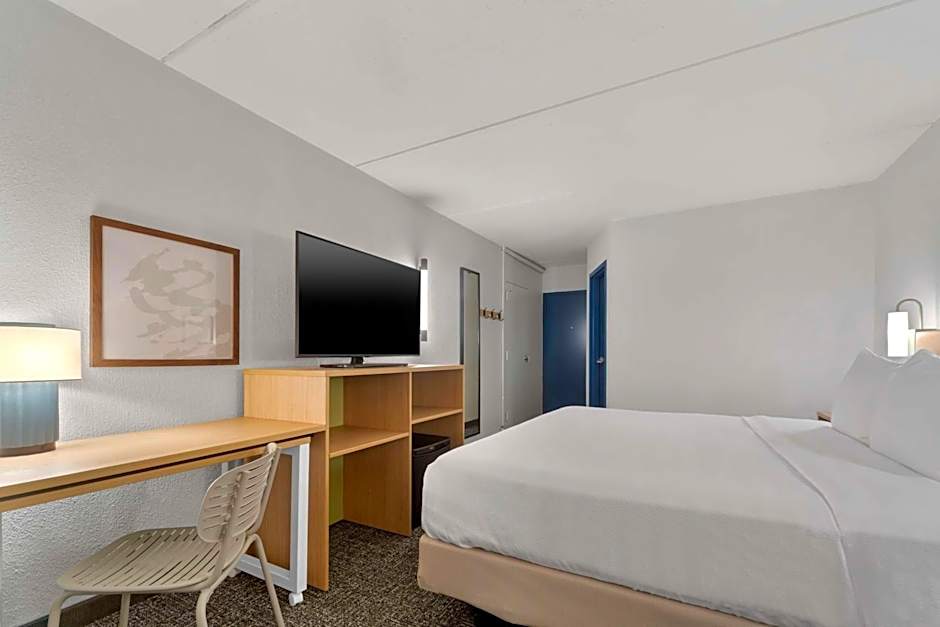 Spark by Hilton Grand Prairie