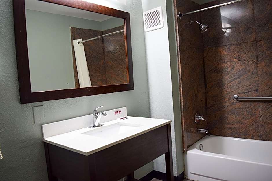 Super 8 by Wyndham Raleigh Downtown South