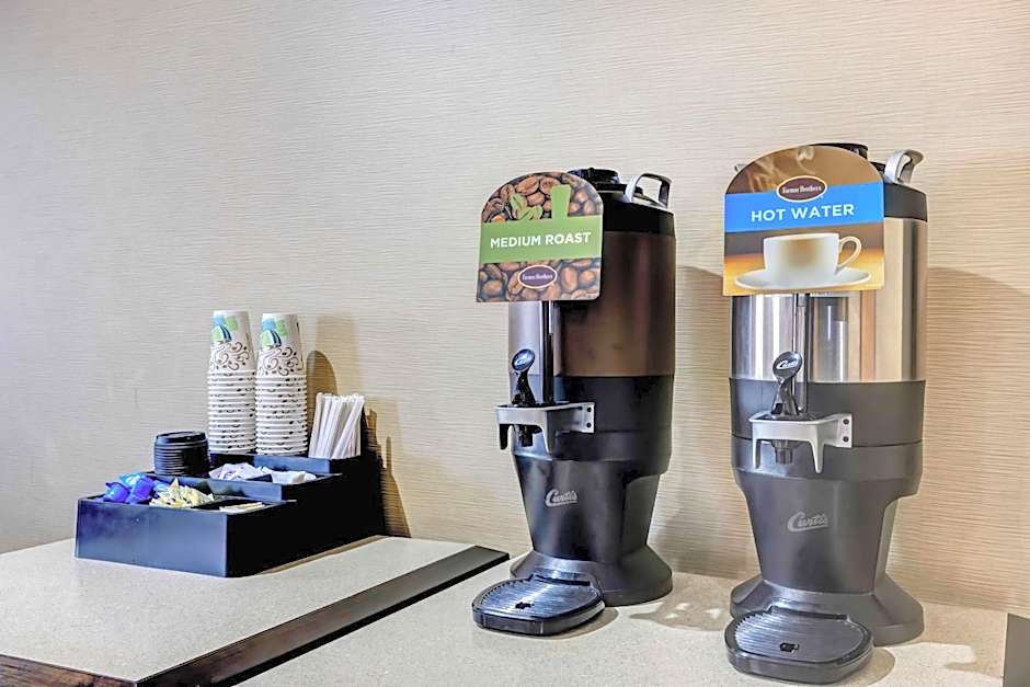 Studio 6 Lenexa - Overland Park