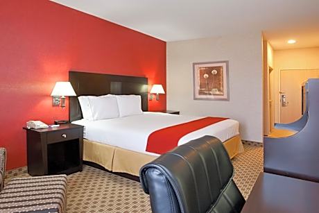 1 King Bed, Nonsmoking, Accessible