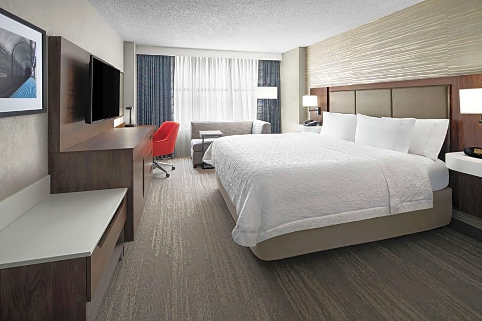Hampton Inn By Hilton And Suites Downtown Chicago