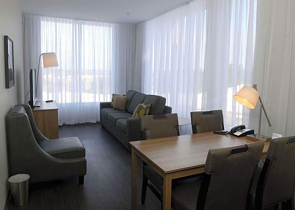 Radisson Kingswood Hotel & Suites, Fredericton, NB 