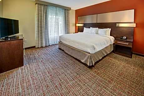 One-Bedroom King Suite with Sofa Bed - Hearing Accessible