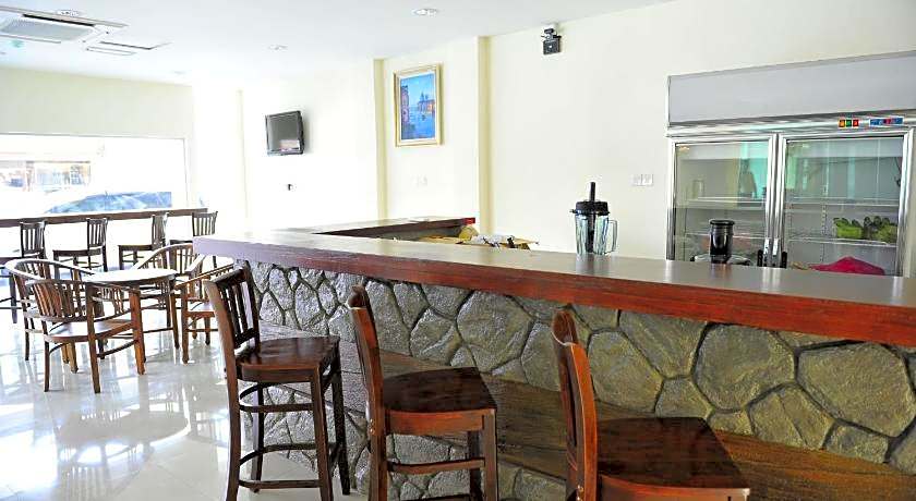 Hallmark Express Hotel