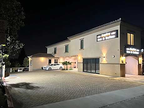 ASPIRE INN & SUITES Orange
