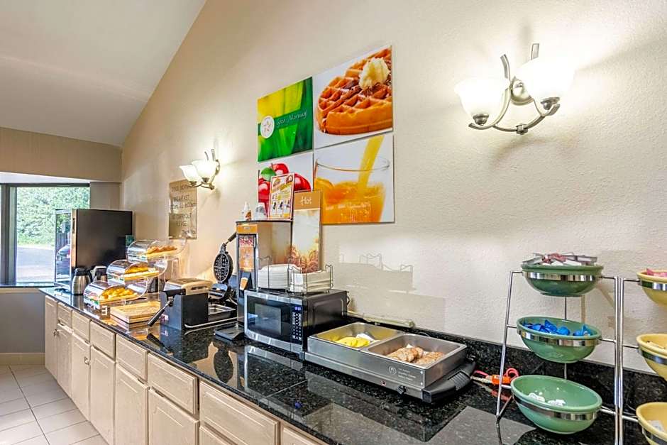 Quality Inn Petersburg Fort Lee Area