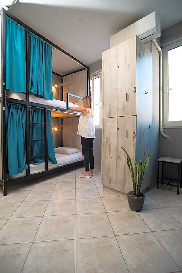 Bedway Athens Hostel