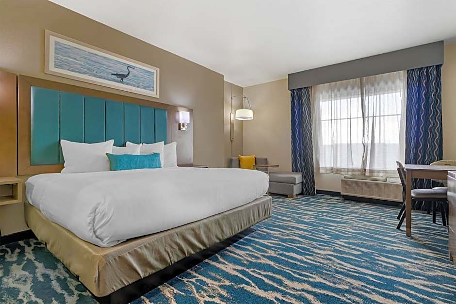 Photo 1 of 5 of King Room with Kitchenette and Bay View - Non-Smoking