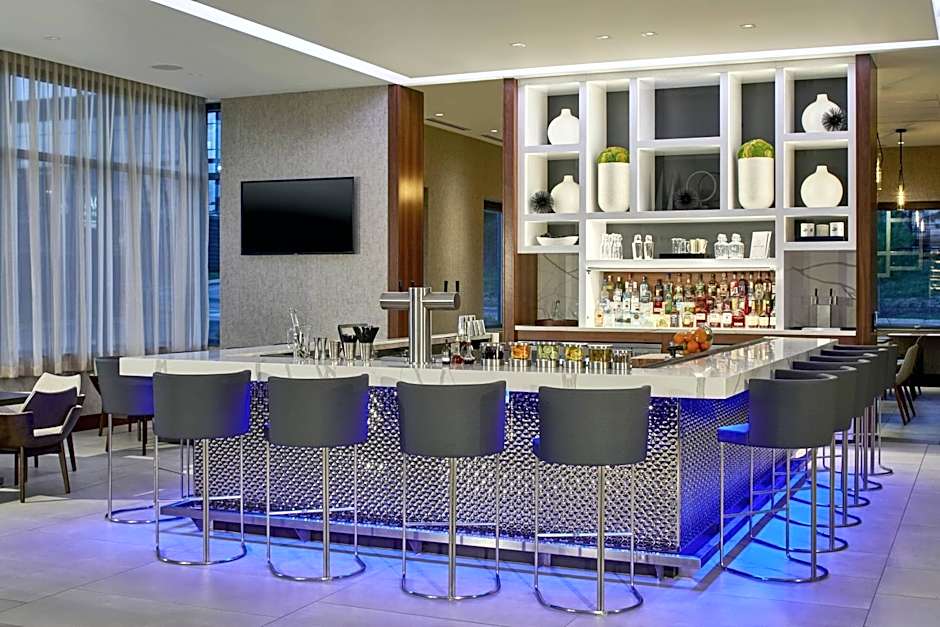 AC Hotel by Marriott Atlanta Airport Gateway
