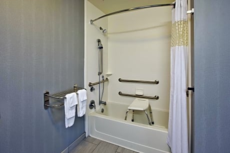 Hampton Inn & Suites - Elyria