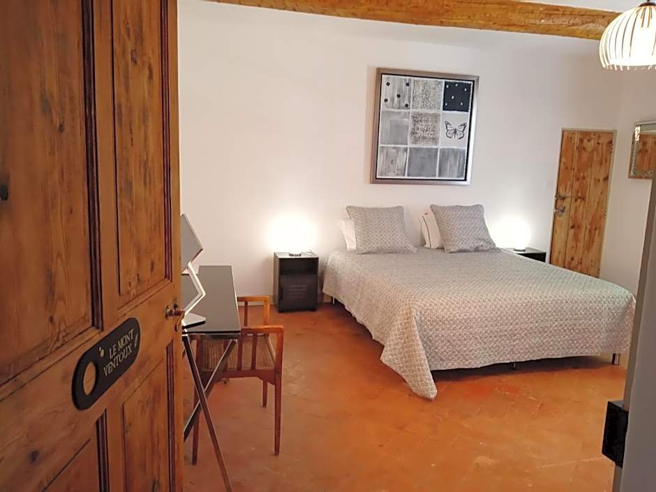 LE MAS DES FLANERAIES