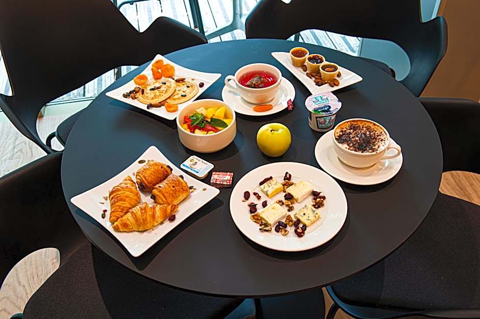 Holiday Inn Express Paris-Canal De La Villette By IHG